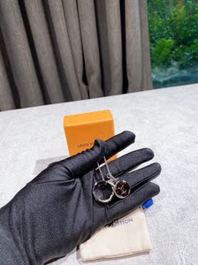 【中古优品】99新(未使用)lv戒指吊坠三合一项链公价4300/2968