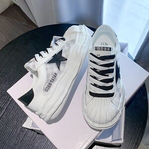 卡帝乐鳄鱼贝壳头运动鞋女透气高颜值2022春夏新款学生韩版百搭丑