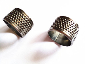 进口加厚顶针抵戒顶针箍金属顶针指套铁顶针压针器