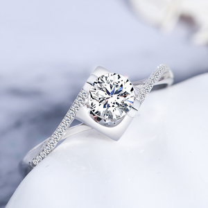 周大福官方旗舰店天猫周大福ringism系列天使之吻18k金钻石戒指 ea