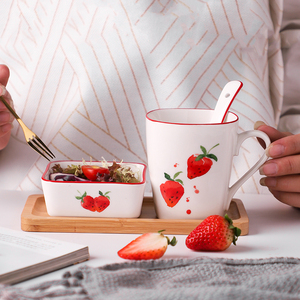 泰留恋草莓早餐一人食小套装心形碗方碟勺子竹板月子网红餐具686