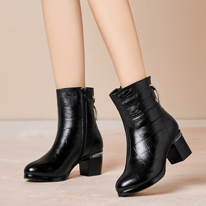2021冬季短靴新款中年皮靴真皮女士粗跟中筒靴加绒半筒女靴中跟鞋