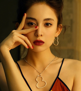 hzh1234561902淘宝古力娜扎同款耳钉绿色葫芦mini小耳钉925纯银红