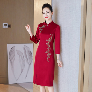 秋季酒红色妈妈婚宴礼服丈母娘嫁女儿结婚穿的喜婆婆婚礼中袖旗袍