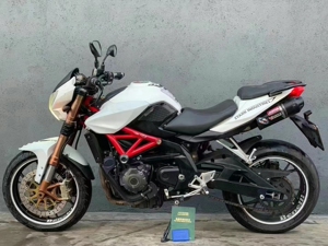 贝纳利黄龙600四缸cb400中量级摩托车街跑车公路赛进口男拉风跨骑