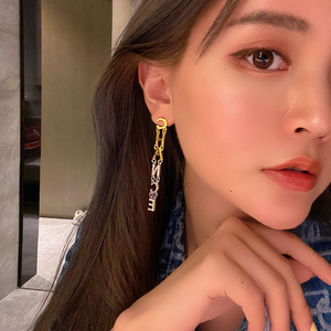 沈梦辰同款耳环不对称