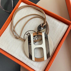 现货 爱马仕hermes 正品圆形h euqipe水牛角项链毛衣链女士项链