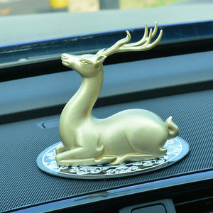 狮奥利兴车饰摆件女生一路平安鹿汽车摆件车载前台装饰创意中控台