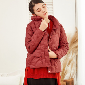 依伽依佳羽绒服