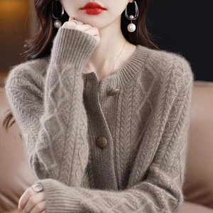 春季新款羊绒衫女圆领毛衣扭花开衫通勤外搭外套针织羊毛打底衫