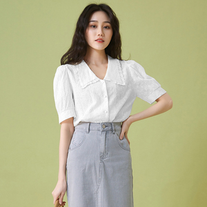 费依甜美小翻领棉布绣花衬衫女2021夏季新款设计感短袖上衣白绿色