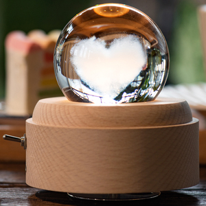 云朵小爱心水晶球音乐盒八音盒心形白云摆件生日礼物女生情人节