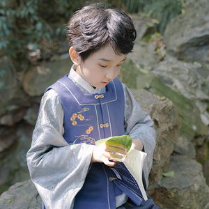汉服男孩冬