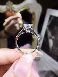 官方正品趸周六福莫桑钻戒指女18k金进口d色 1克拉六爪白金钻戒莫