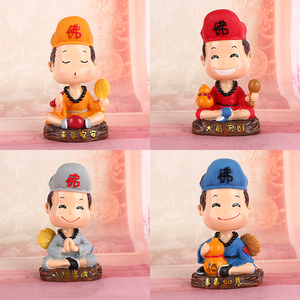 创意车载卡通济公仪表台装饰品可爱小和尚中控台个性摇头摆件公仔