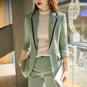 女西装套装绿