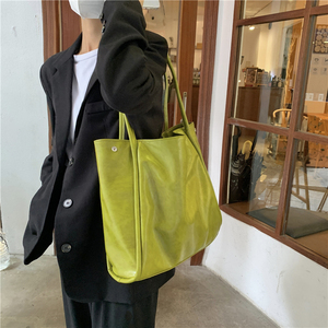 日韩大容量软皮手提大包2023小众设计绿色pu托特包休闲百搭单肩包