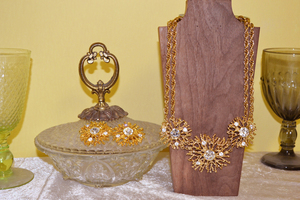 艺伎的胭脂 vintage KJL for avon 金色 1992年 耳夹 项链 套装
