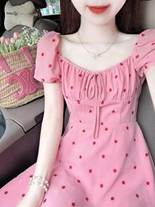 法式粉红色方领短袖a字连衣裙女夏季度假风小个子收腰修身长裙子