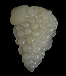 编号0211011 和田玉 吊坠 白玉 山料 葡萄 挂牌 多子多福 大挂件