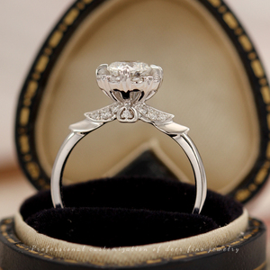 与鹿 1克拉钻戒裙摆铂金砖石戒指群镶戒指求婚订婚设计款定制钻戒