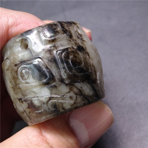 和田玉扳指男大拇指商朝妇好玉韘鬼脸双孔射箭扳指高古玉老玉古董