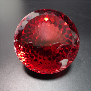 鸽血红宝石原石