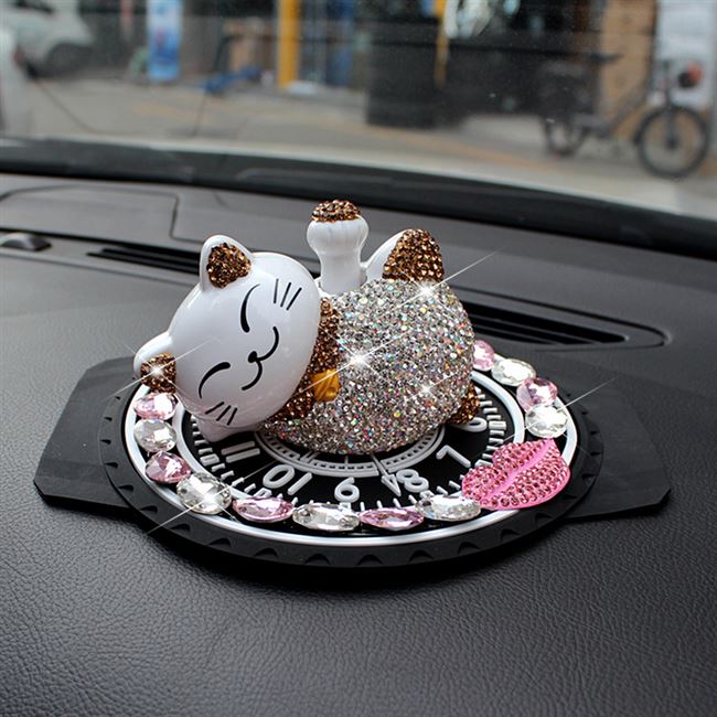 汽车摆件招财猫太阳能镶钻可爱女士车载幸运摆设玩偶车内装饰品