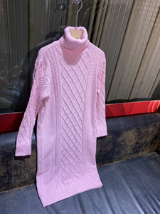 灰色咖啡系搭配色 粉色粗棒针麻花编织 棉混纺毛衣裙 连衣裙