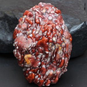 天然黑山玛瑙地表料原石新疆戈壁滩奇石石头红色玻璃皮精品手把件