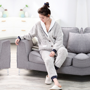 香宝丽秋冬季女士简约翻领法兰绒睡衣保暖加厚两件套前扣家居服女