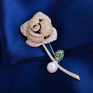 奢华微镶锆石玫瑰山茶花胸花优雅妈妈款女百搭高档花朵胸针女配饰