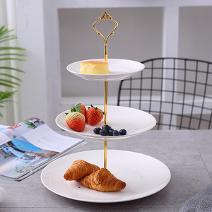 三层水果盘家用创意陶瓷多层零食蛋糕点心盘现代客厅下午茶点心架
