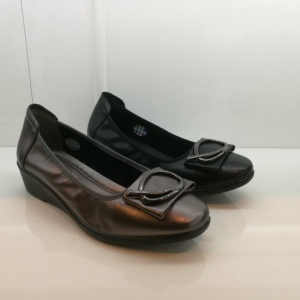 000人付款淘宝好人缘女鞋2020秋专柜正品真皮套脚浅口水钻圆头粗跟中