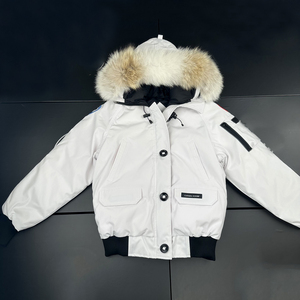 加拿大男女01短款大鹅飞行员夹克chilliwack羽绒服连帽加厚石墨