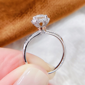 宝创集50分gia证书天然钻石戒指18k金心形戒托镶钻手捧花显钻婚戒