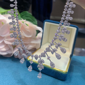 宝创集6克拉天然钻石吊坠18k金梯方冰糖真钻豪华满镶瓜子水滴项链