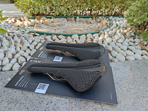 fizik飞贼3d打印坐垫 adaptive versus evo r1 r3 公自行路车坐垫