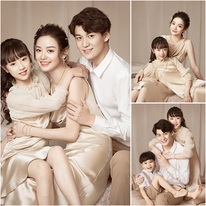 2020年影楼新款亲子全家福主题室内写真客片小样一家四口摄影样照