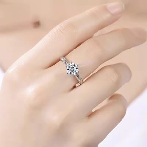 正品铂金通灵六爪钻戒莫桑钻订婚求婚钻石戒指女情人节送女友礼物