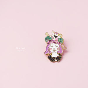 有看可爱卡通麻花辫女孩人物头像胸针日系少女金属徽章别针配饰