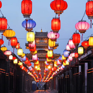 彩色灯笼新年元宵节街道带灯夜景美食街步行街灯会庙会场景布置