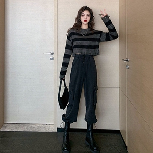 搭配工装裤的毛衣女