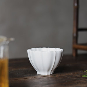 陶瓷手工雕刻主人杯景德镇功夫茶具品茗茶杯白瓷杯影青瓷花口单杯