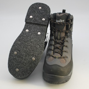 高筒带钢钉底雨靴橡胶防滑钓鱼鞋矶鞋登礁鞋防水钉子鞋天空有月127