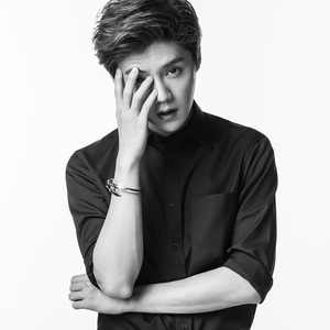 明星同款男衬衫鹿晗同款秋冬黑色韩版帅气时尚长袖潮流商务白衬衫