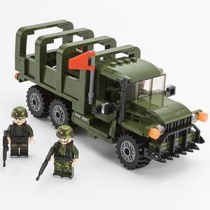中国积木生化危机军事平板卡车半履带运兵车陆军步兵战车拼装玩具