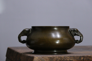 陈巧生香炉 象首耳炉