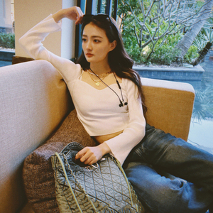 徐璐明星同款毛衣女春秋季方领短款白色针织百搭外穿长袖修身上衣