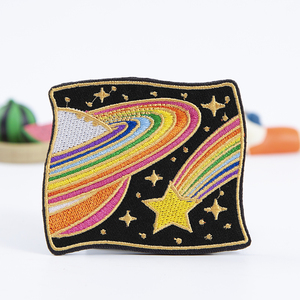 甜美森系刺绣胸针宇宙星球徽章ins流星襟章日韩扣针布制别针挂饰